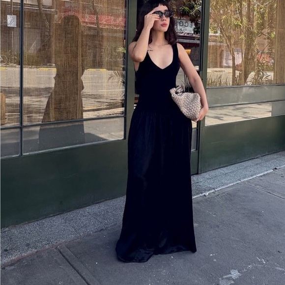 NWT ZARA CONTRAST MIDI DRESS SIZE M
🚨FIRM PRICE NO DISCOUNT - Picture 16 of 16